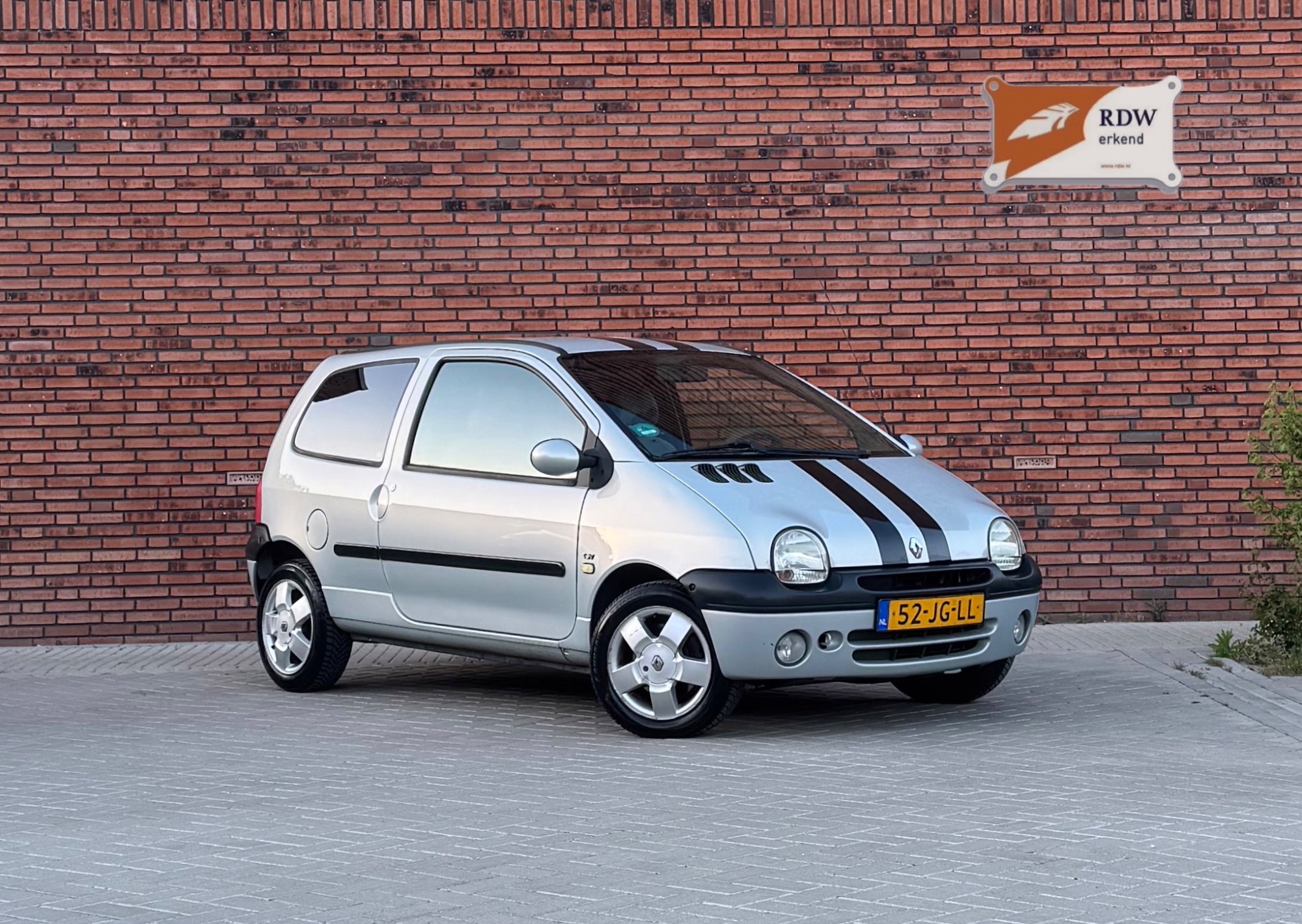 RENAULT TWINGO (VERKOCHT) 1.2 16V Helios