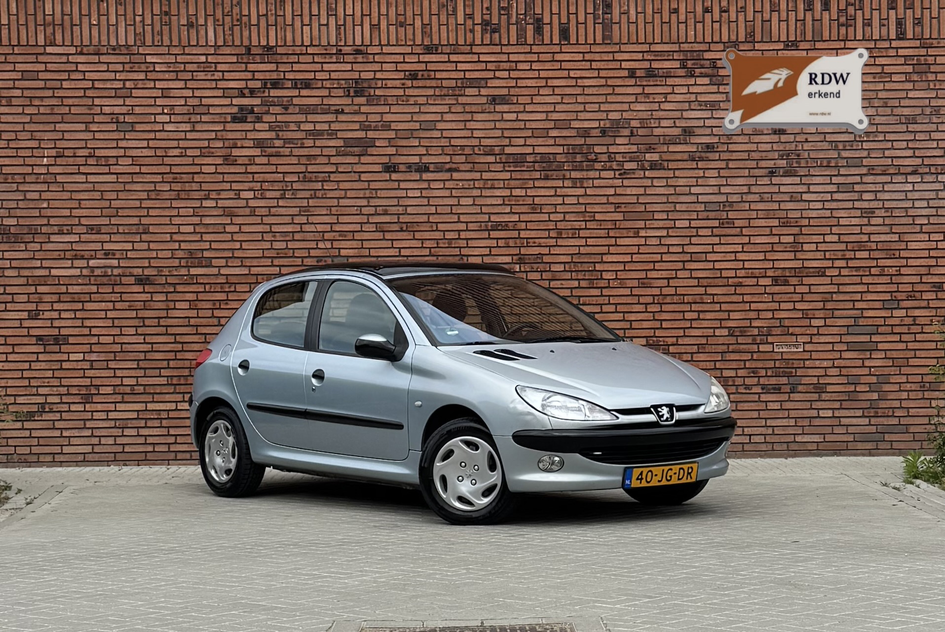 PEUGEOT 206 1.6 16V