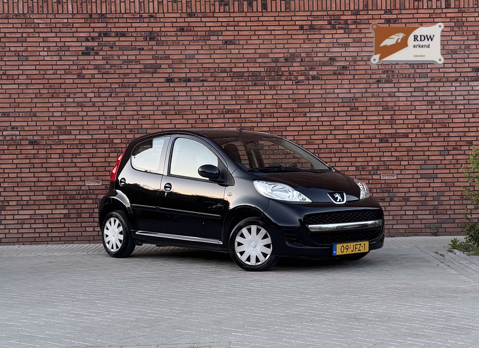 PEUGEOT 107 (VERKOCHT) 1.0 16V Sublime